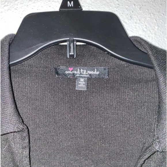 Black collared long sleeve cropped shirt - Picture 2 of 3